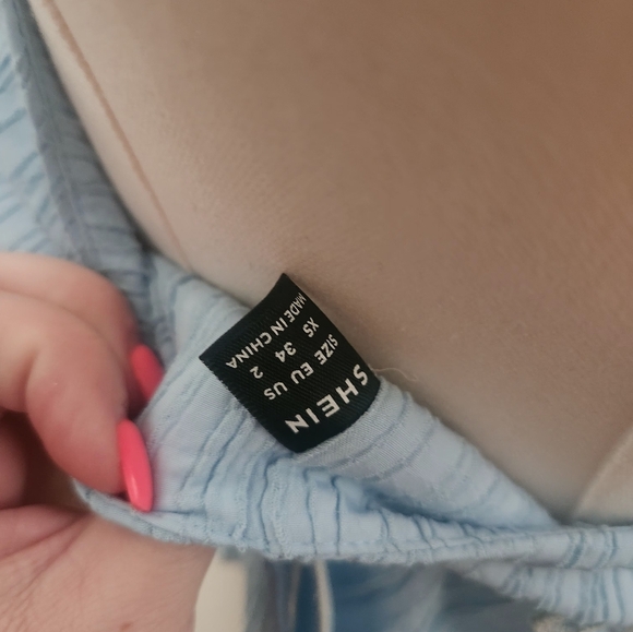 Shein Tie Top - Picture 3 of 3